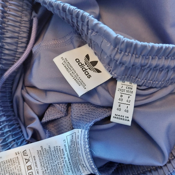 Aritzia Adidas Track Pants Size Medium - Picture 10 of 10